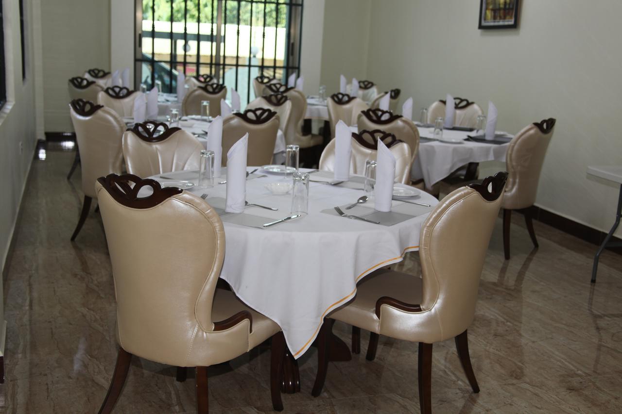 Merves Hotel Arusha Esterno foto