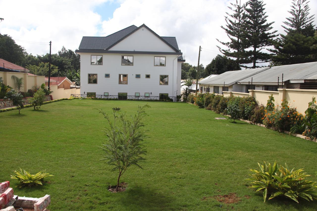 Merves Hotel Arusha Esterno foto