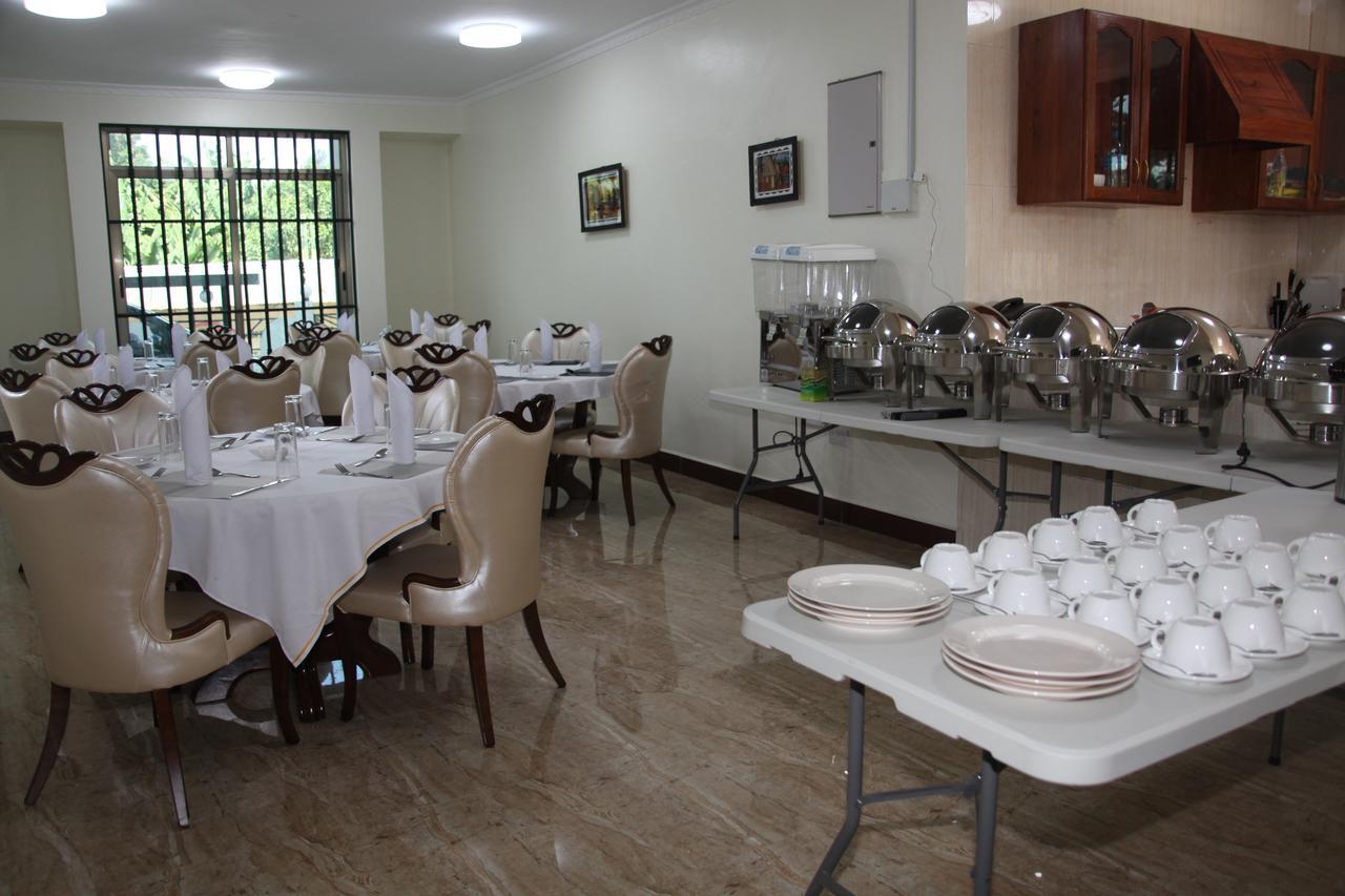 Merves Hotel Arusha Esterno foto