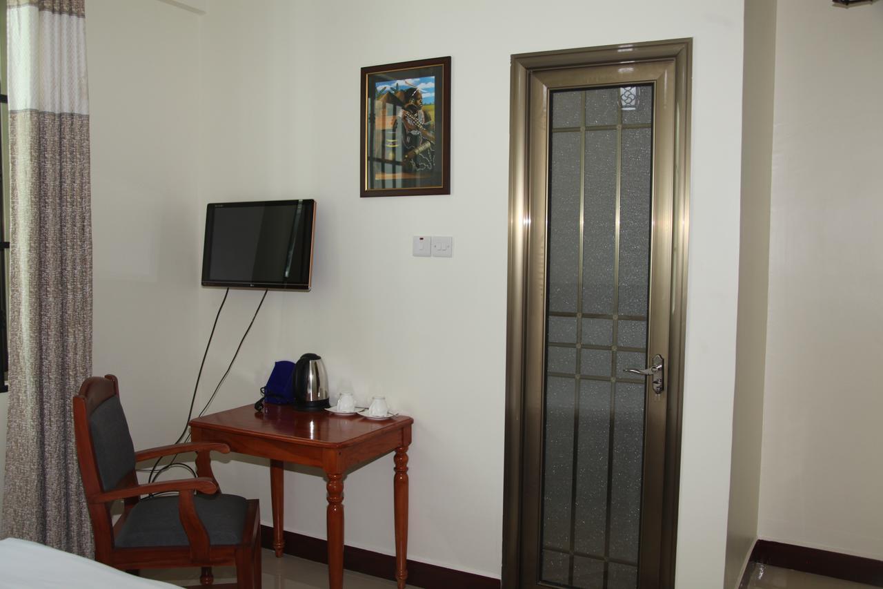 Merves Hotel Arusha Esterno foto