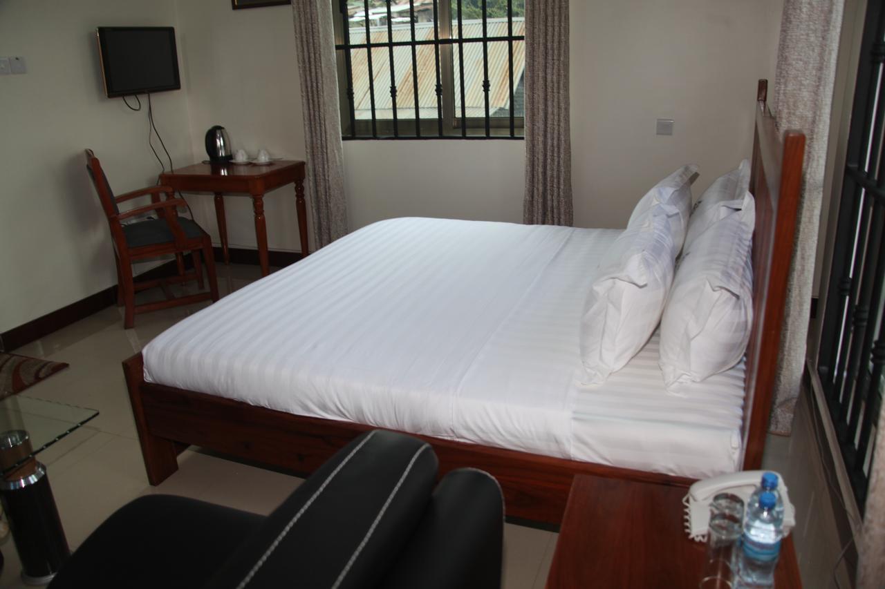 Merves Hotel Arusha Esterno foto
